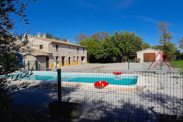 Foto van Volledige boerderij met onafhankelijke appartementen en zwembad - PoolOfHouse