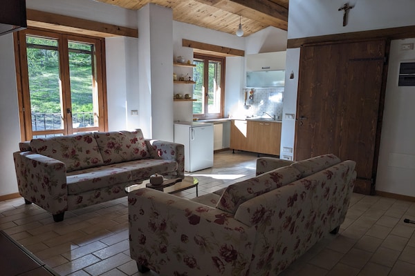 Foto van Exclusieve vakantievilla met privézwembad tussen Marche en Umbrië. - LivingRoom