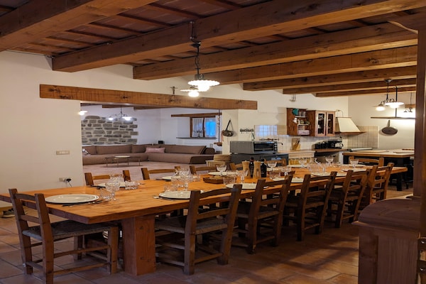 Foto van Exclusieve vakantievilla met privézwembad tussen Marche en Umbrië. - DiningRoom