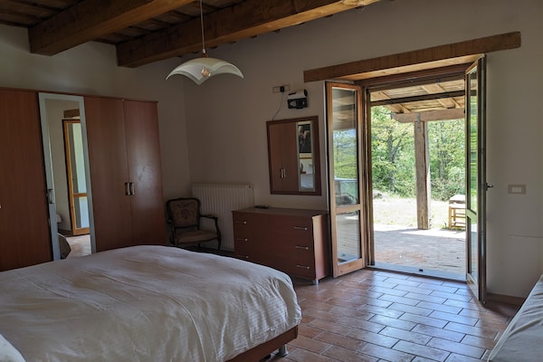 Foto van Exclusieve vakantievilla met privézwembad tussen Marche en Umbrië. - BedRoom