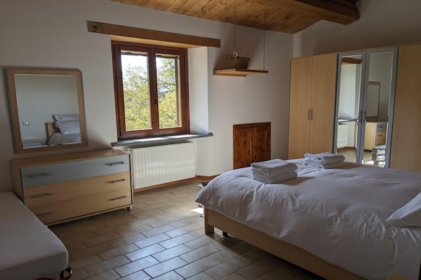 Foto van Exclusieve vakantievilla met privézwembad tussen Marche en Umbrië. - BedRoom