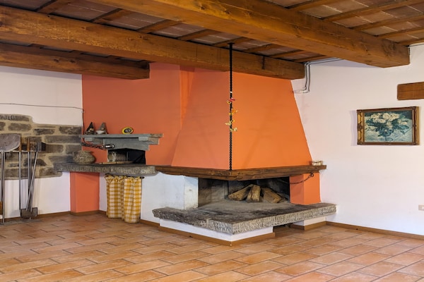 Foto van Exclusieve vakantievilla met privézwembad tussen Marche en Umbrië. - LivingRoom