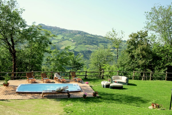 Foto van Luxe verblijf met tuin - Vakantiehuis in Monte San Martino - GardenSummer