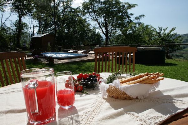 Foto van Luxe verblijf met tuin - Vakantiehuis in Monte San Martino - Ambiance