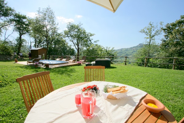 Foto van Luxe verblijf met tuin - Vakantiehuis in Monte San Martino - Ambiance