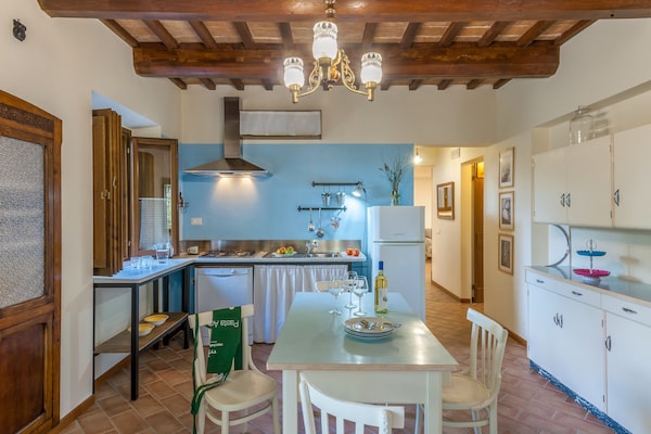 Foto van Luxe verblijf met tuin - Vakantiehuis in Monte San Martino - Kitchen