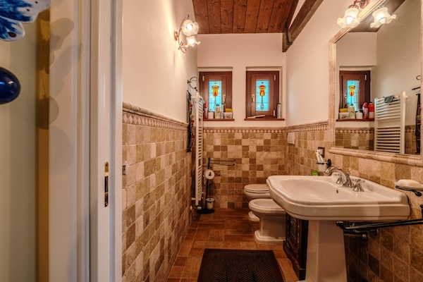 Foto van Villa in Marche met privézwembad - Vakantiehuis in Tolentino (MC) - BathRoom