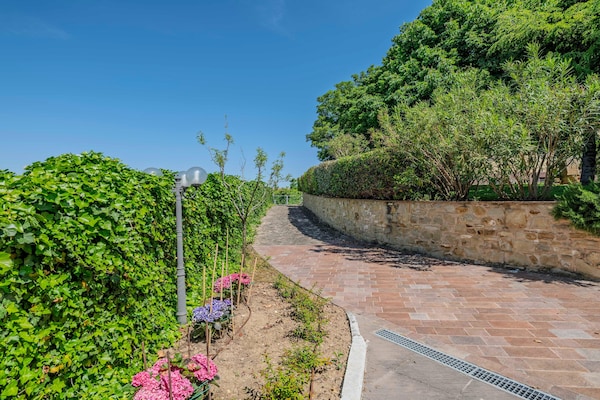 Foto van Villa in Marche met privézwembad - Vakantiehuis in Tolentino (MC) - AreaSummer1KM