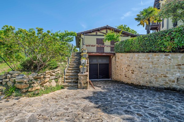 Foto van Villa in Marche met privézwembad - Vakantiehuis in Tolentino (MC) - ExteriorSummer