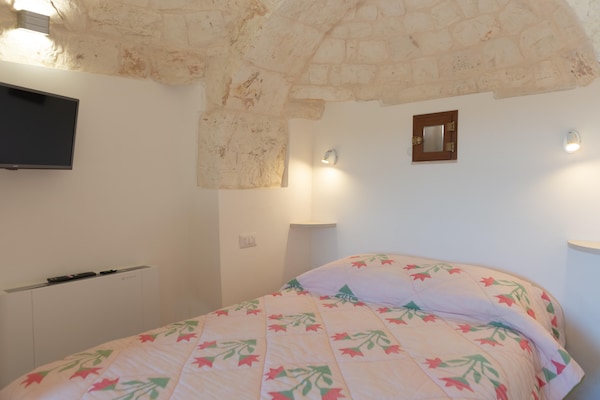 Foto van Trulli in Puglia met zwembad voor 6 personen - Vakantiehuis in Locorotondo - BedRoom