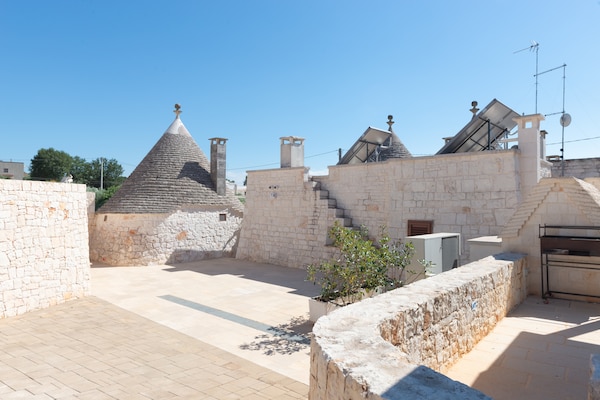 Foto van Trulli in Puglia met zwembad voor 6 personen - Vakantiehuis in Locorotondo - GardenSummer