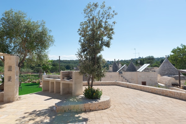 Foto van Trulli in Puglia met zwembad voor 6 personen - Vakantiehuis in Locorotondo - GardenSummer