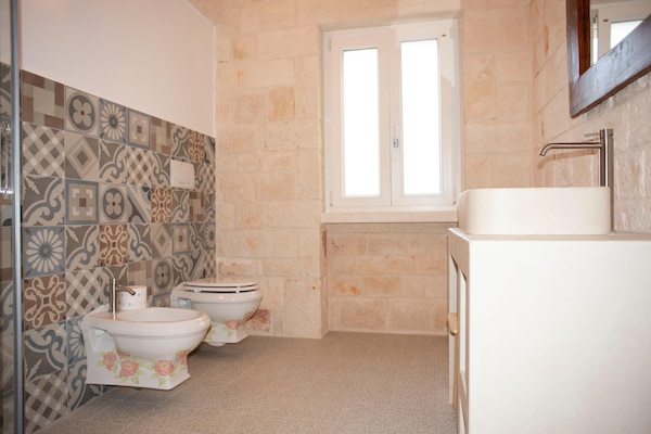 Foto van Torenhuis in Puglia met Zwembad - Vakantiehuis in Cisternino - BathRoom