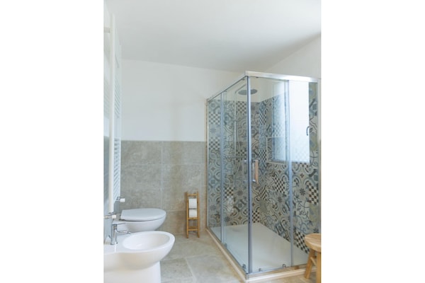 Foto van Villa bij Cisternino met zwembad en boomgaard - Vakantiehuis in Cisternino - BathRoom
