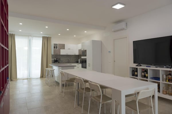 Foto van Villa bij Cisternino met zwembad en boomgaard - Vakantiehuis in Cisternino - DiningRoom