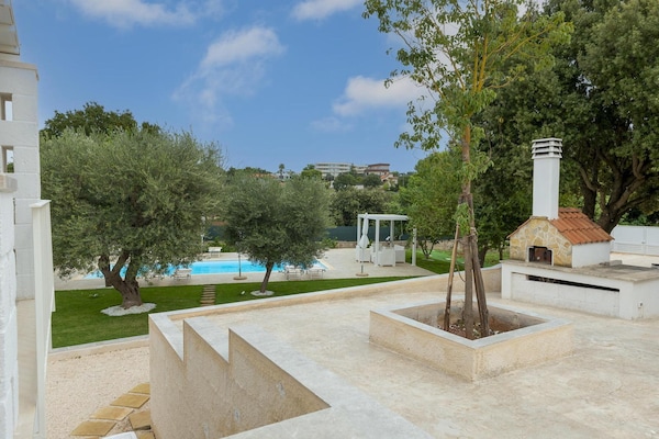 Foto van Villa bij Cisternino met zwembad en boomgaard - Vakantiehuis in Cisternino - ExteriorSummer