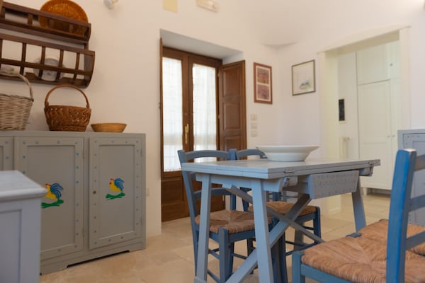 Foto van Trullo in Puglia met Zwembad en Uitzicht - Vakantiehuis in Ostuni - Kitchen