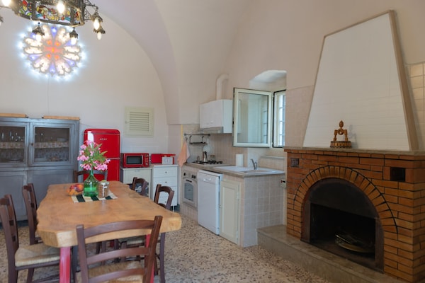 Foto van Landhuis in Puglia met Zwembad en Pizzaoven - Vakantiehuis in Ostuni - Kitchen