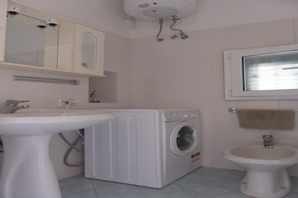 Foto van Landhuis in Puglia met Zwembad en Pizzaoven - Vakantiehuis in Ostuni - BathRoom