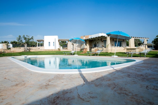 Foto van Vrijstaand Trullo-landgoed in Torre Suda - Vakantiehuis in Racale - Untagged