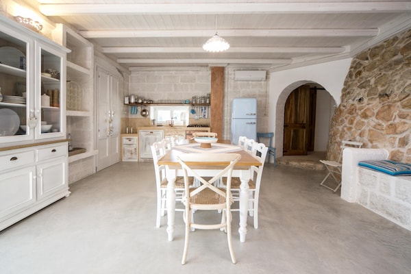 Foto van Vrijstaand Trullo-landgoed in Torre Suda - Vakantiehuis in Racale - Untagged