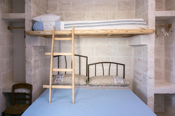 Foto van Vrijstaand Trullo-landgoed in Torre Suda - Vakantiehuis in Racale - Untagged
