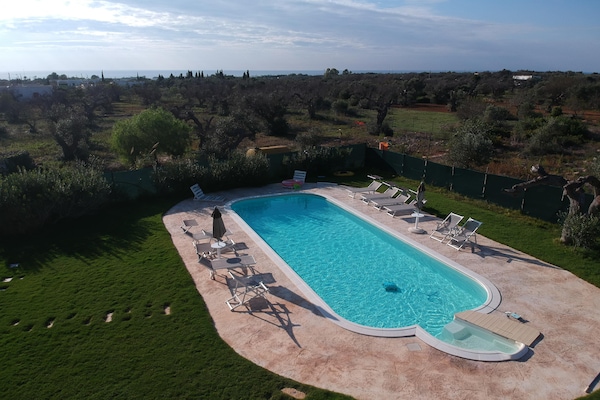 Foto van Vrijstaand Trullo-landgoed in Torre Suda - Vakantiehuis in Racale - Untagged