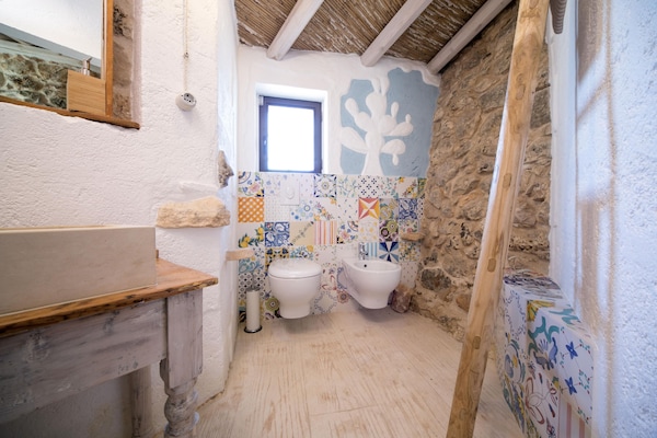 Foto van Vrijstaand Trullo-landgoed in Torre Suda - Vakantiehuis in Racale - BathRoom