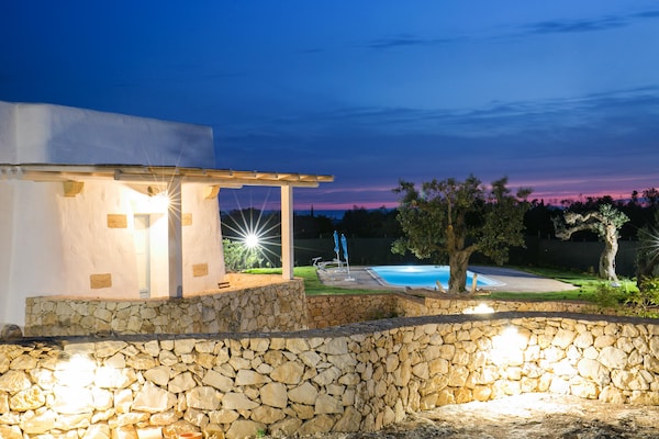 Foto van Vrijstaand Trullo-landgoed in Torre Suda - Vakantiehuis in Racale - PoolOfHouse