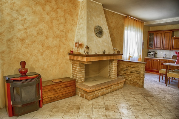 Foto van Villa in Italië met zwembad en terras - Vakantiehuis in Petacciato - LivingRoom