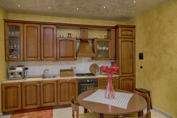 Foto van Villa in Italië met zwembad en terras - Vakantiehuis in Petacciato - Kitchen