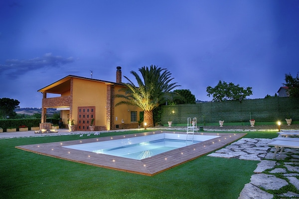 Foto van Villa in Italië met zwembad en terras - Vakantiehuis in Petacciato - ExteriorSummer