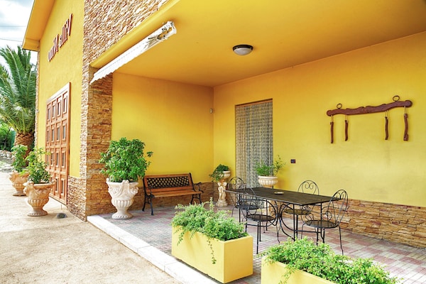 Foto van Villa in Italië met zwembad en terras - Vakantiehuis in Petacciato - ExteriorSummer