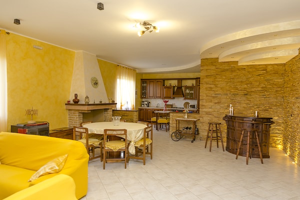 Foto van Villa in Italië met zwembad en terras - Vakantiehuis in Petacciato - LivingRoom