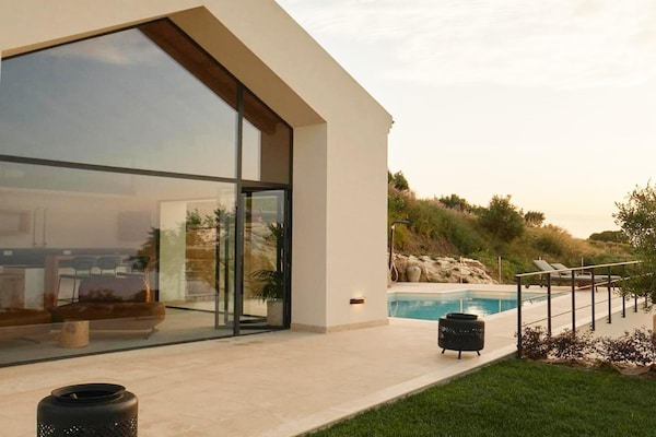 Foto van Villa met privézwembad en uitzicht op zee - Vakantiehuis in Maierato - ExteriorSummer