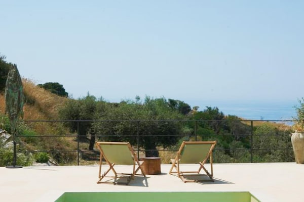 Foto van Villa met privézwembad en uitzicht op zee - Vakantiehuis in Maierato - TerraceBalcony