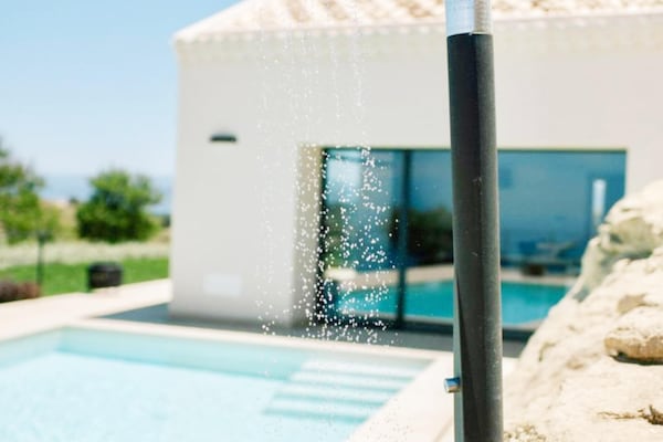 Foto van Villa met privézwembad en uitzicht op zee - Vakantiehuis in Maierato - PoolOfHouse