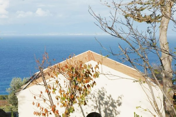 Foto van Villa met privézwembad en uitzicht op zee - Vakantiehuis in Maierato - ExteriorSummer