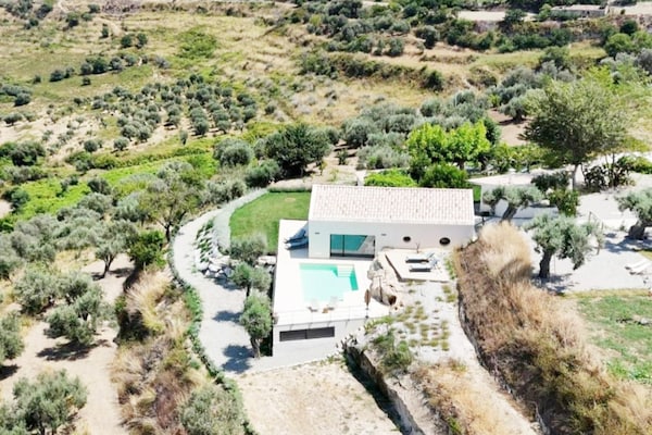 Foto van Villa met privézwembad en uitzicht op zee - Vakantiehuis in Maierato - ExteriorSummer