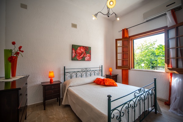 Foto van Villa in Sicilië met zwembad bij strand - Vakantiehuis in Castellammare del Golfo - BedRoom