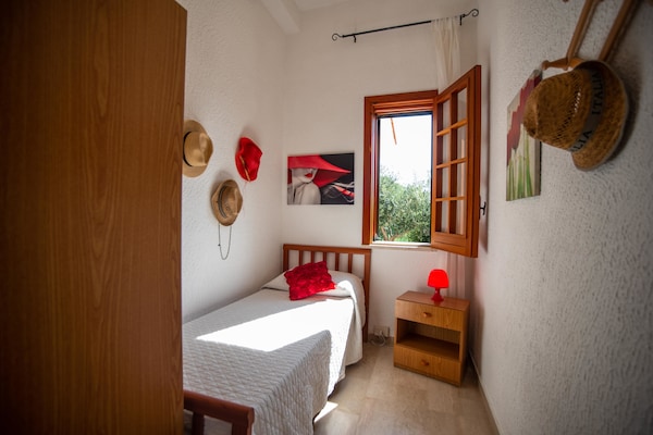 Foto van Villa in Sicilië met zwembad bij strand - Vakantiehuis in Castellammare del Golfo - BedRoom