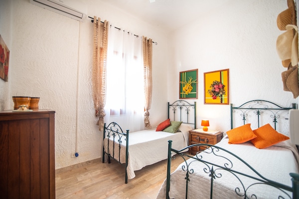 Foto van Villa in Sicilië met zwembad bij strand - Vakantiehuis in Castellammare del Golfo - BedRoom