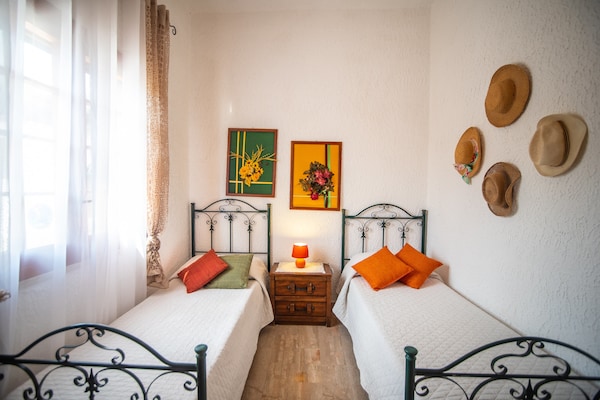 Foto van Villa in Sicilië met zwembad bij strand - Vakantiehuis in Castellammare del Golfo - BedRoom