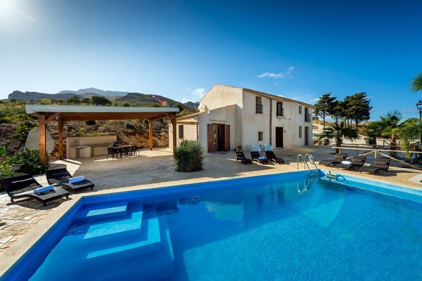 Foto van Villa in Sicilië bij Guidaloca Baai - Vakantiehuis in Castellammare del Golfo - ExteriorSummer