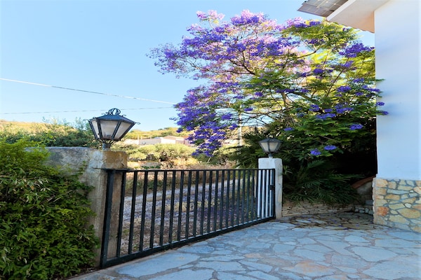 Foto van Villa met zeezicht en zwembad - Vakantiehuis in Bonagia, Trapani - HallReception