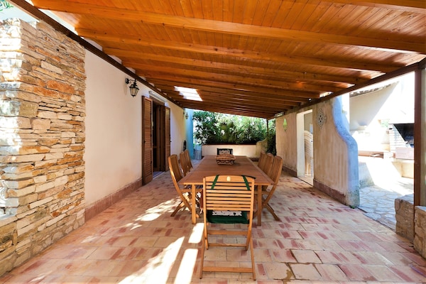 Foto van Villa met zeezicht en zwembad - Vakantiehuis in Bonagia, Trapani - TerraceBalcony
