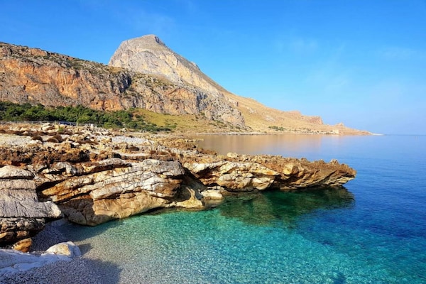 Foto van Villa met zeezicht en zwembad - Vakantiehuis in Bonagia, Trapani - AreaSummer20KM