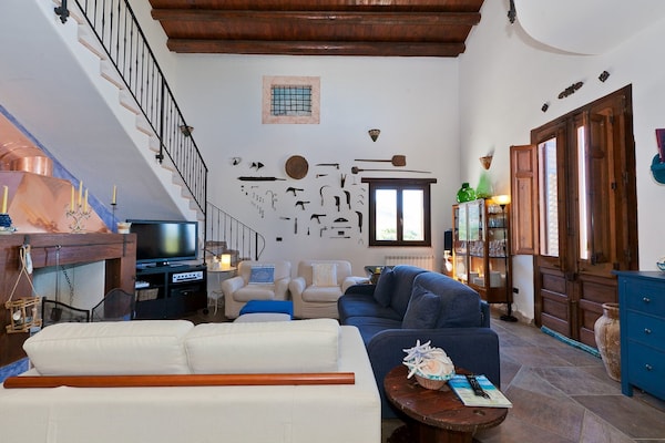 Foto van Vakantiehuis met zwembad op Sicilië - Vakantiehuis in Castellamare del Golfo - LivingRoom