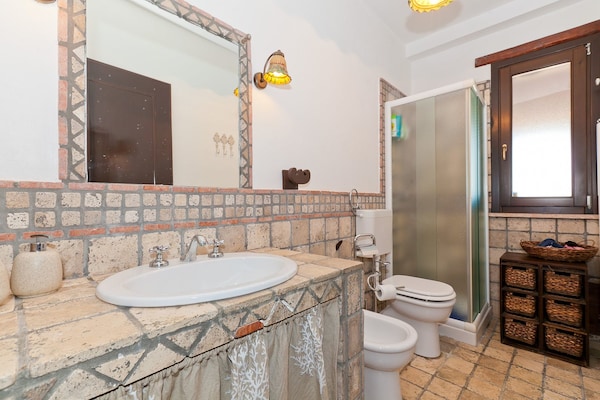 Foto van Vakantiehuis met zwembad op Sicilië - Vakantiehuis in Castellamare del Golfo - BathRoom