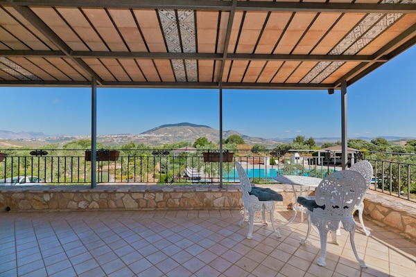 Foto van Vakantiehuis met zwembad op Sicilië - Vakantiehuis in Castellamare del Golfo - TerraceBalcony
